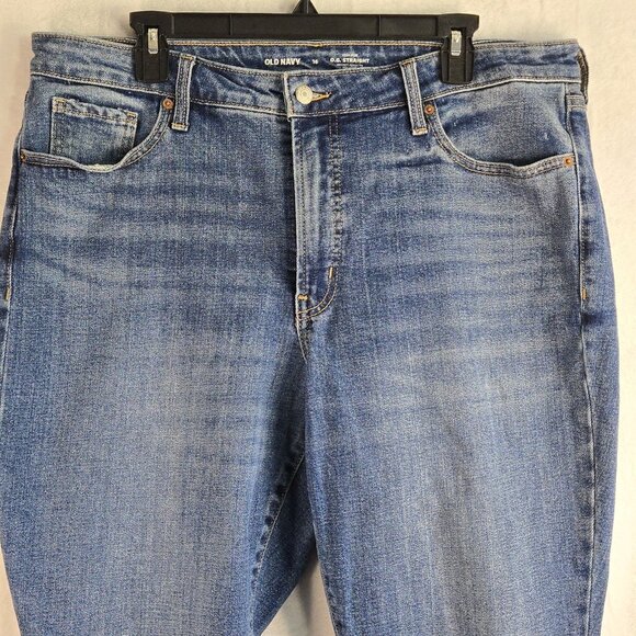 Old Navy High Rise OG Straight Womens Size 16 Blue Stretch Denim Jean CAPRIS - Picture 2 of 8